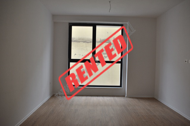 Ambient zyre me qira ne rrugen Jordan Misja prane Kompleksit Panorama ne Tirane.
Eshte e pozicionua